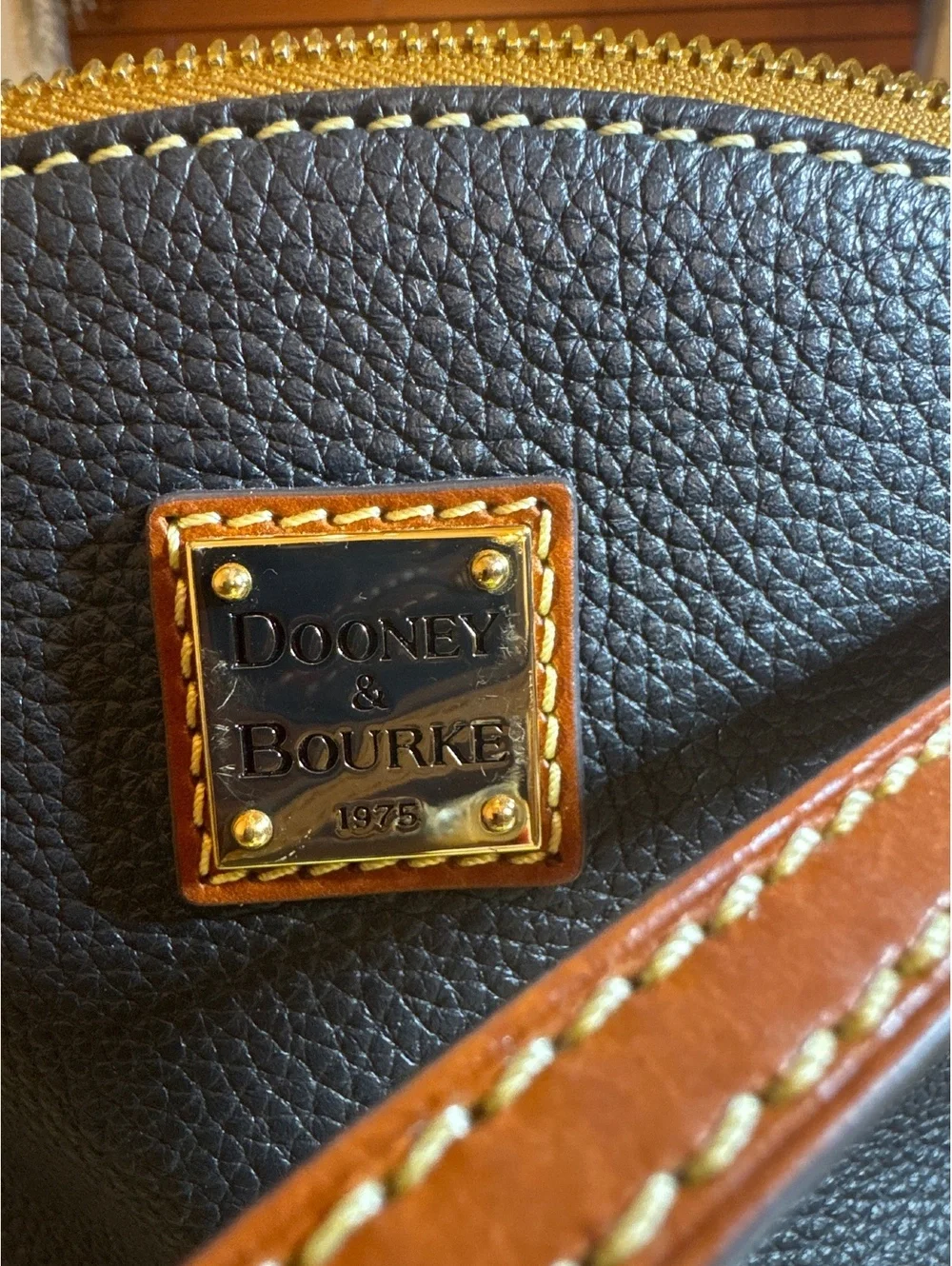 Authentic Dooney & Bourke Pebble Leather Crossbody Bag Black Tan Trim